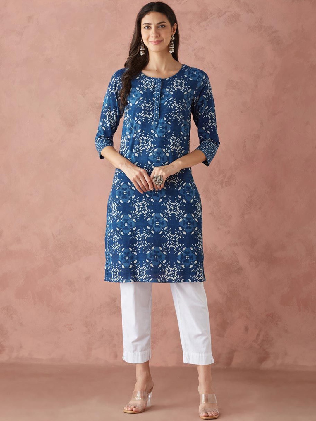 

Fabindia Floral Printed Round Neck Cotton Dabu Straight Kurta, Blue