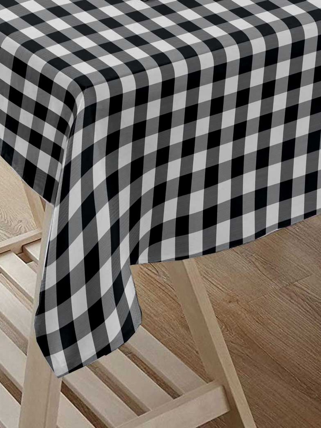 

Lushomes Black Cotton 6-Seater Table Cover