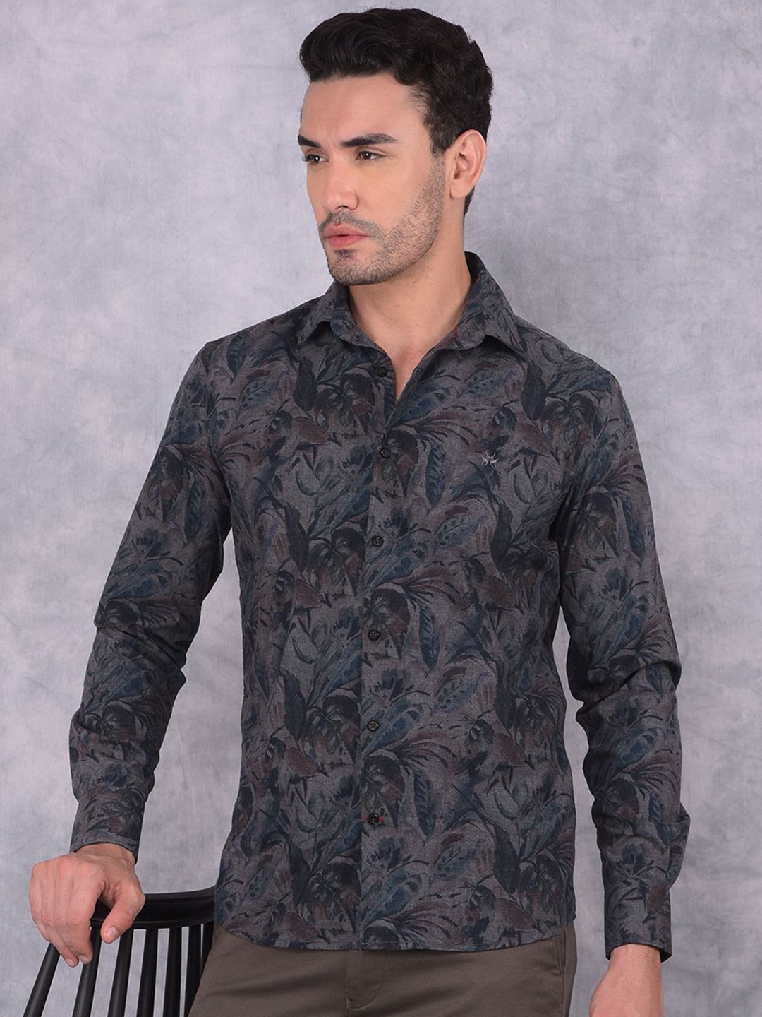 

Crimsoune Club Men Smart Spread Collar Floral Printed Cotton Slim Fit Casual Shirt, Charcoal