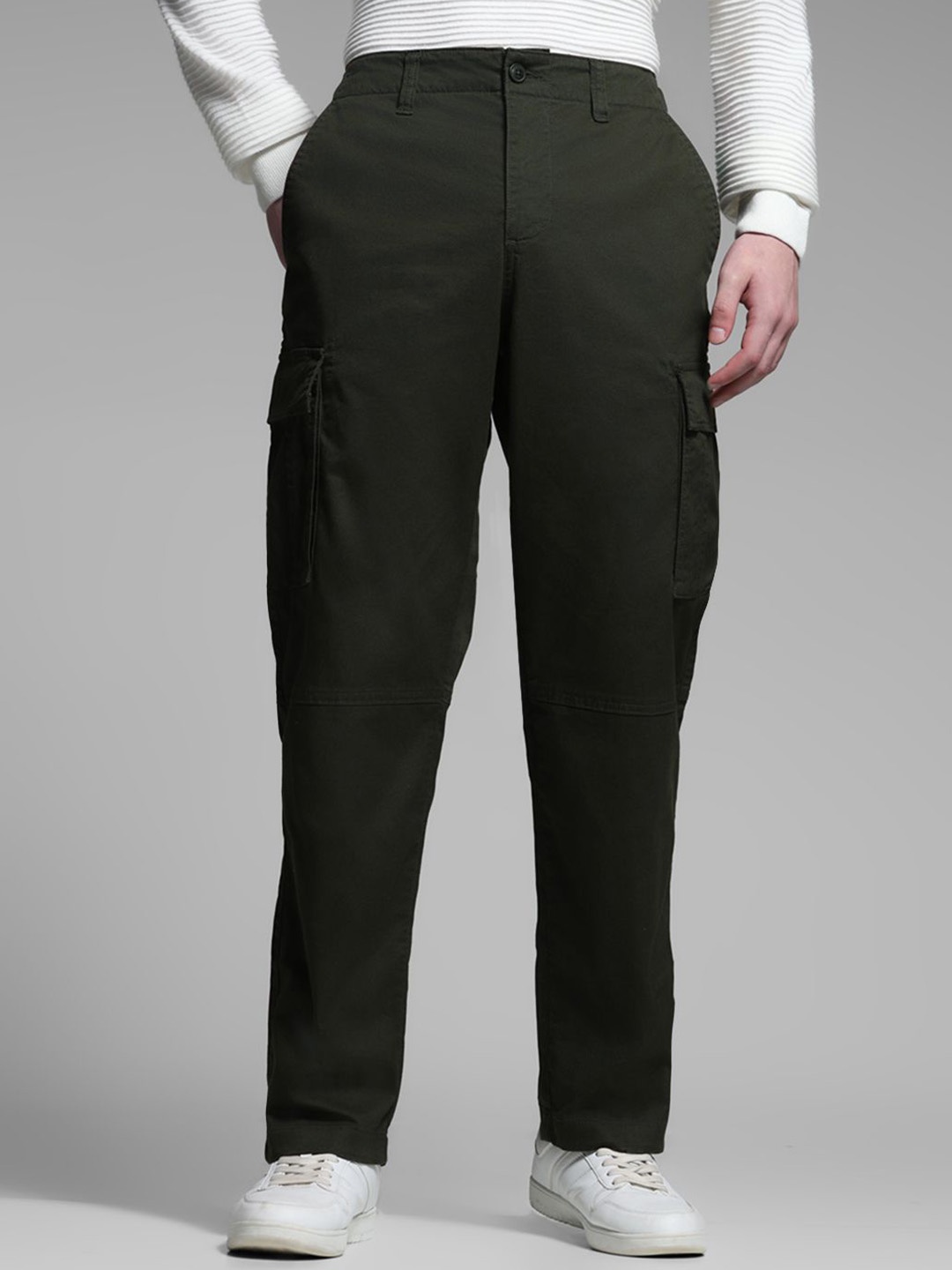 

Jack & Jones Men Loose Fit Cargos Trousers, Green