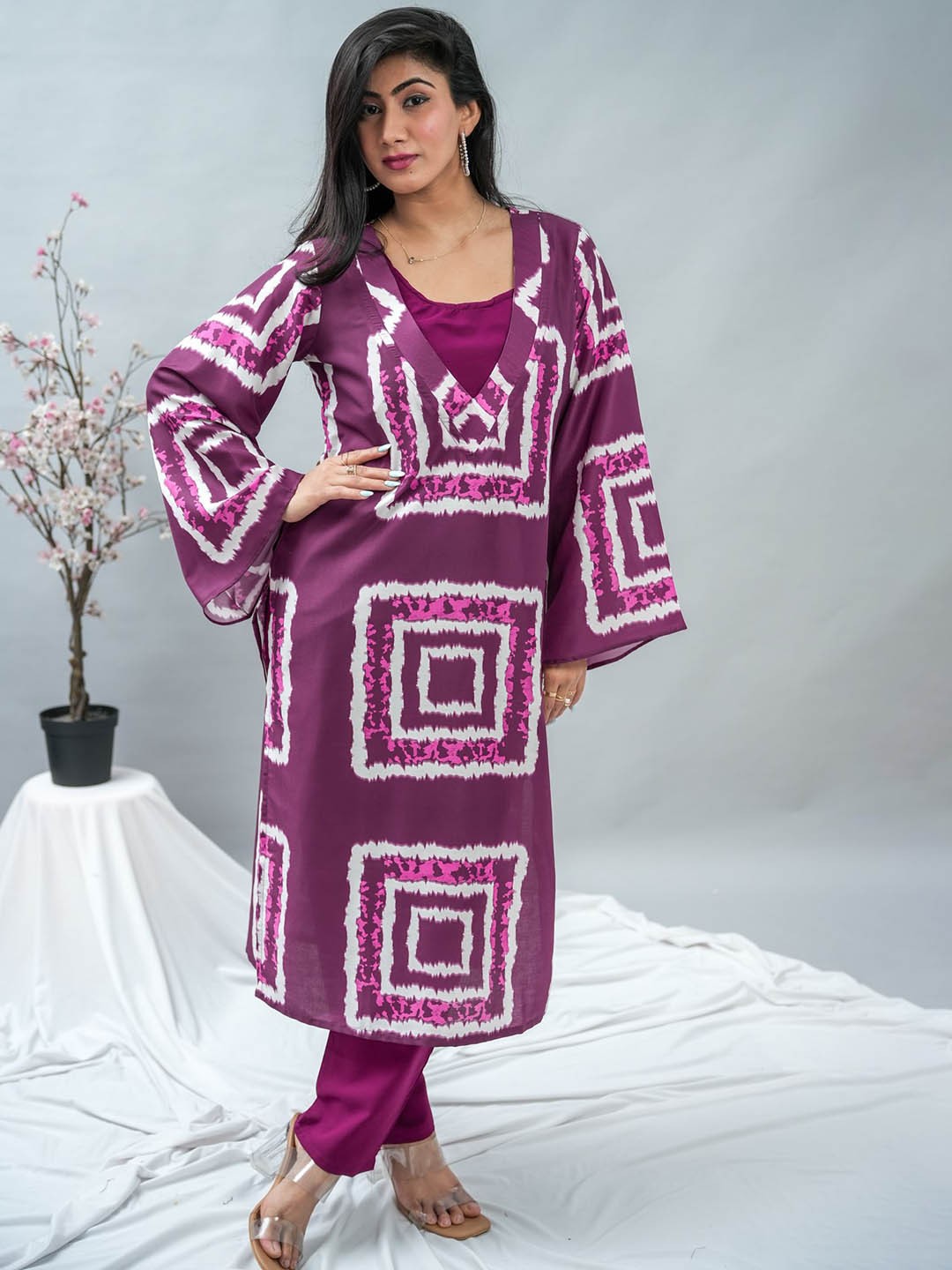 

GO BOUJEE Geometric Printed Pure Cotton Straight Kurta With Trouser, Purple