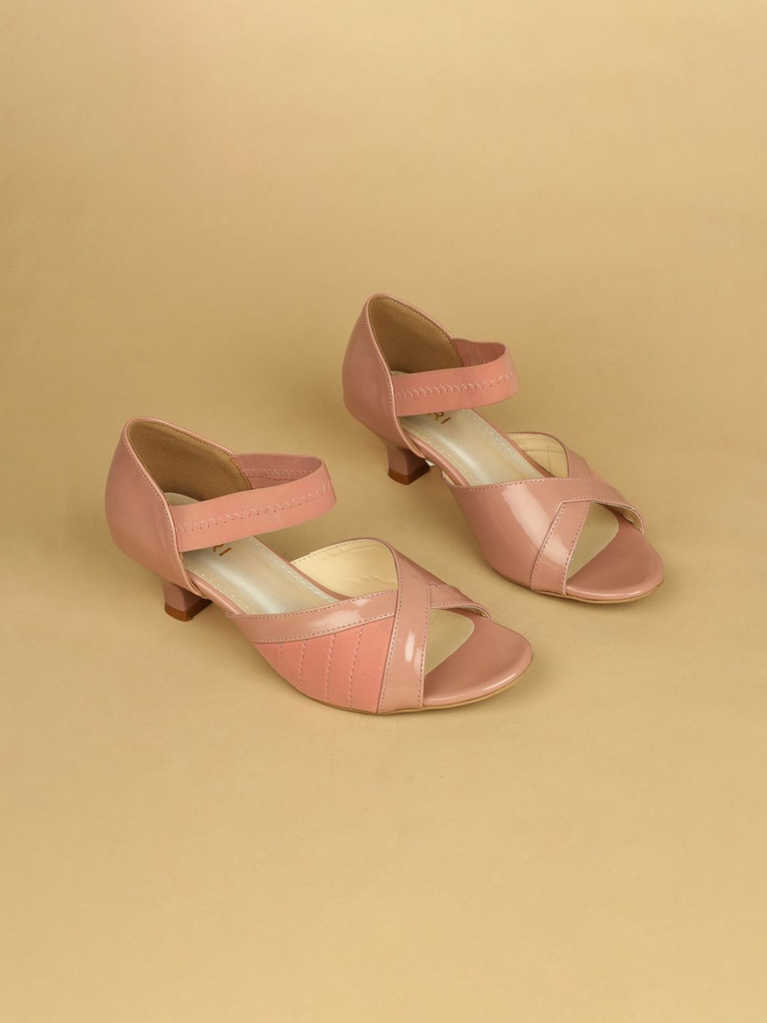 

Ozuri Kitten Sandals, Peach