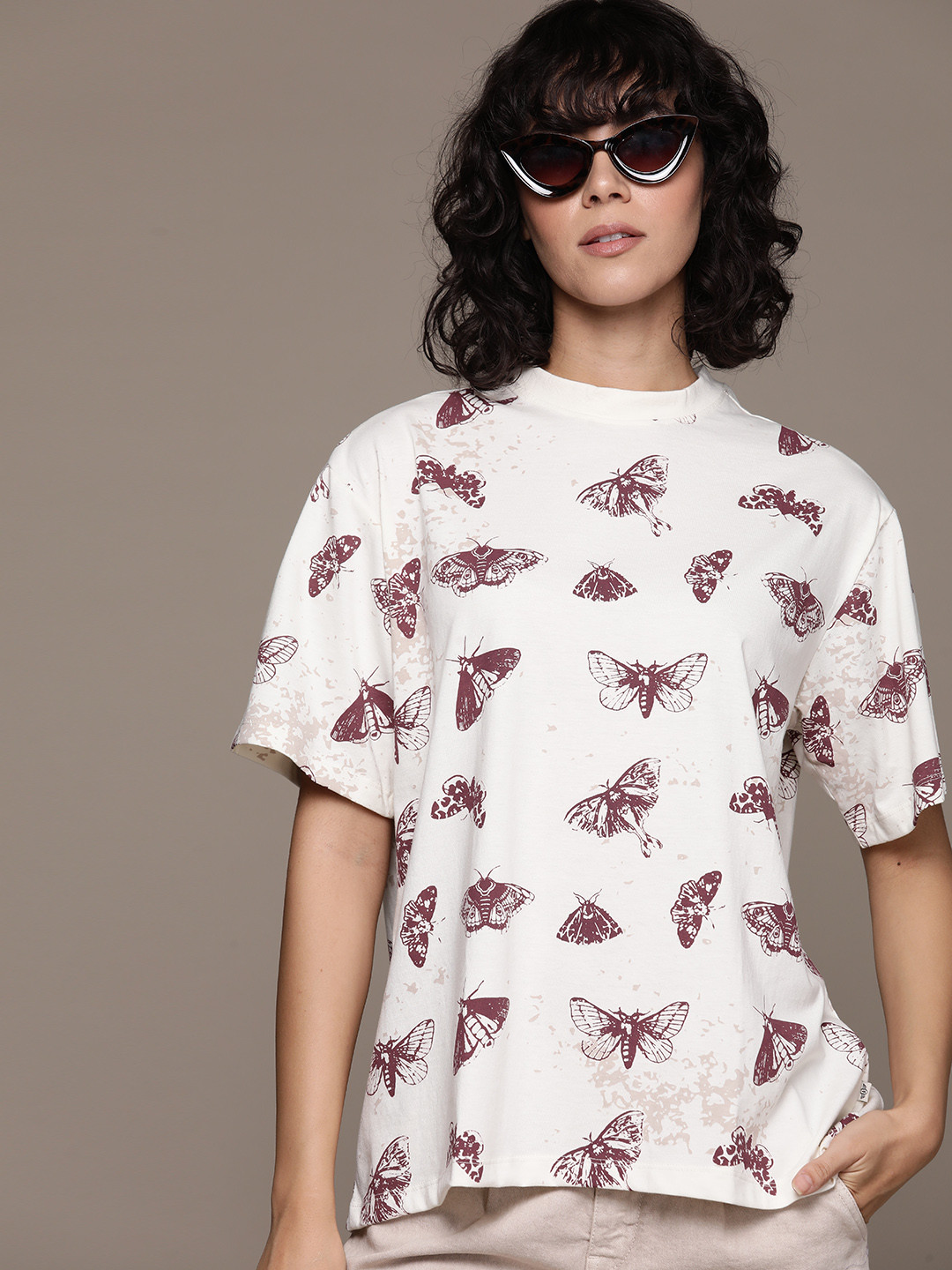 

The Roadster Life Co.Graphic Printed Oversized T-shirt, White