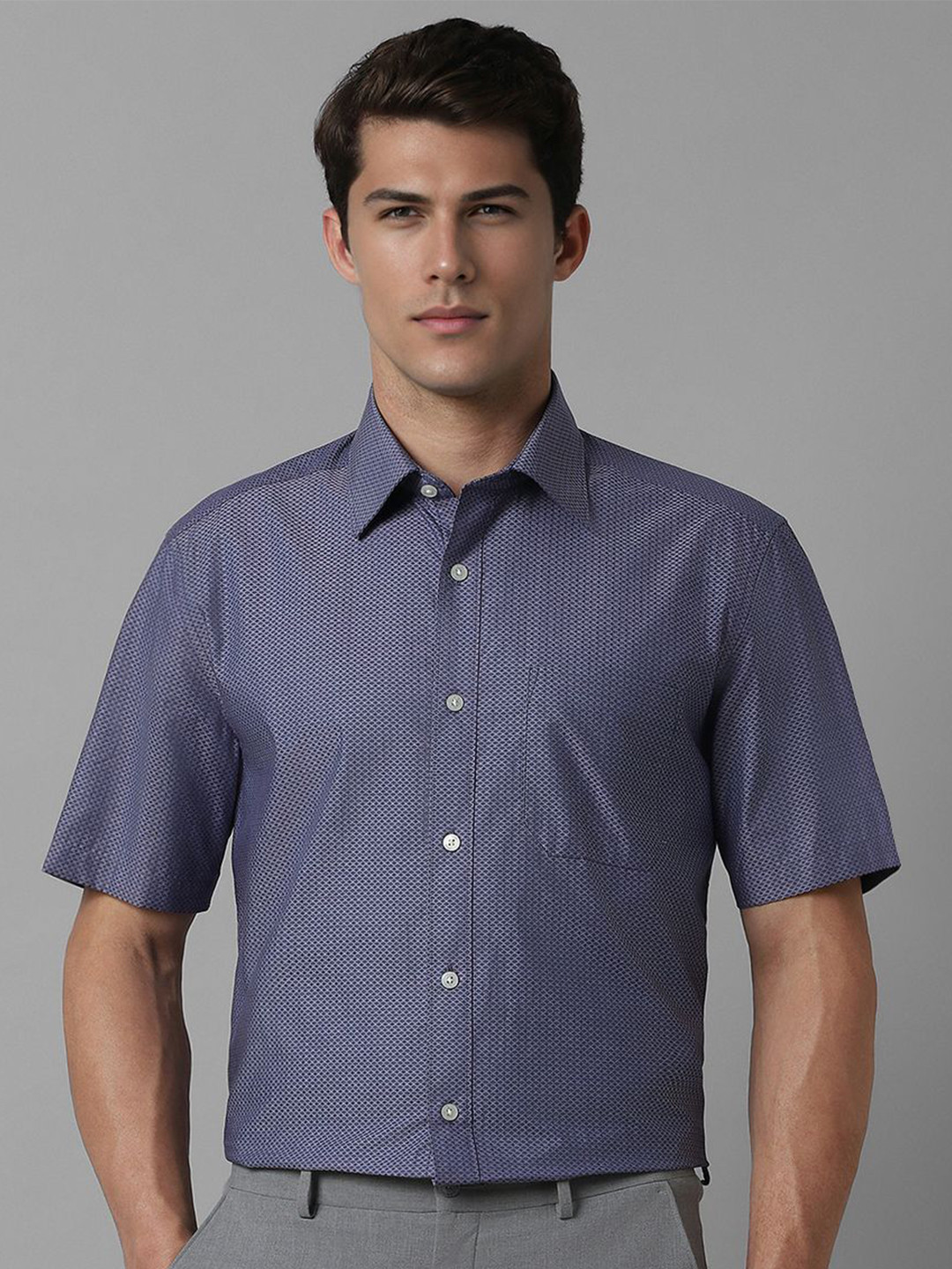 

Louis Philippe Men Classic Cutaway Collar Textured Cotton Formal Shirt, Navy blue