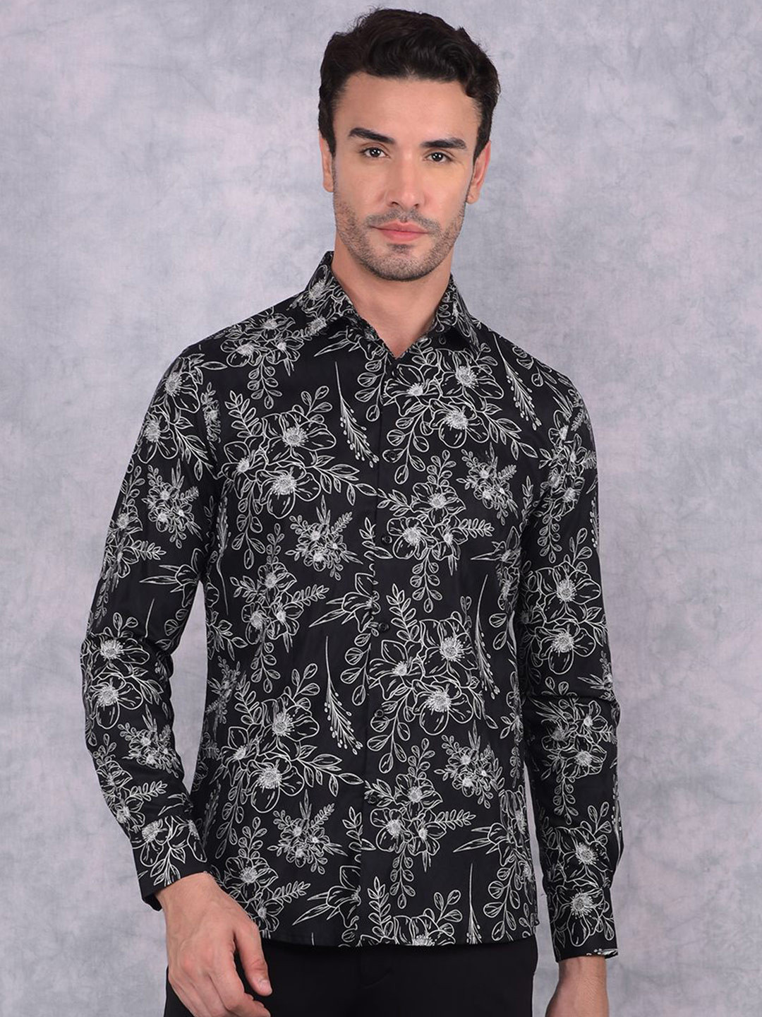 

Crimsoune Club Men Smart Spread Collar Floral Printed Cotton Slim Fit Casual Shirt, Black