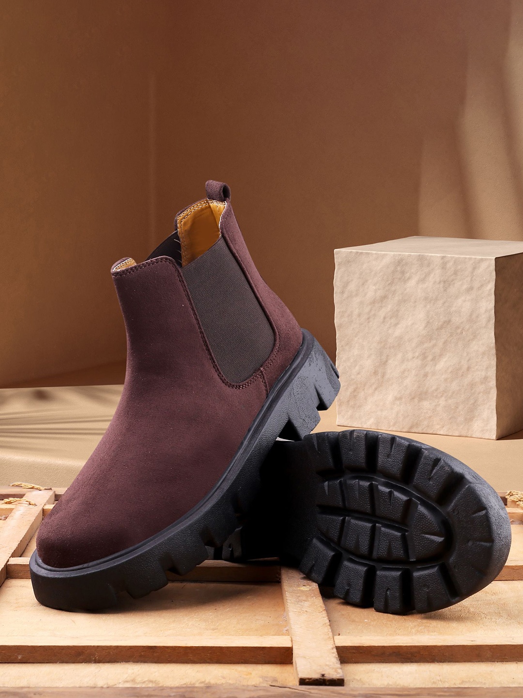 

Bxxy Men Suede Slip-on Chelsea Boots, Brown