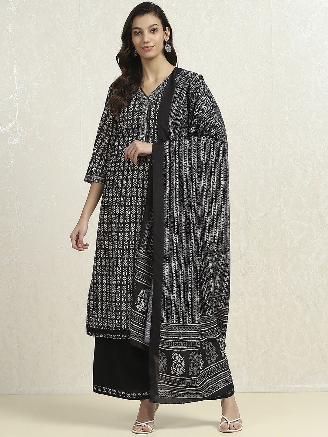

Biba Floral Printed Unstitched Dress Material, Black