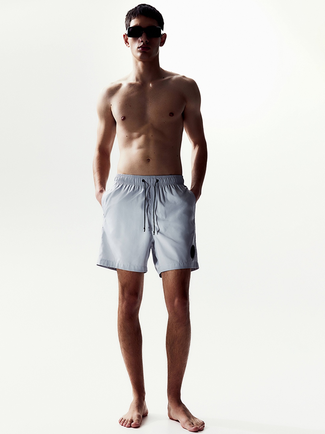 

H&M Men Mid Rise Swim Bottoms, Grey