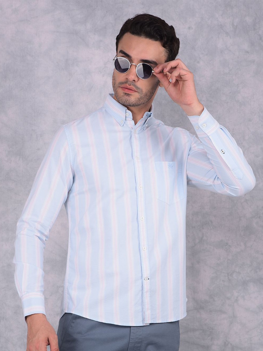 

Crimsoune Club Men Smart Button-Down Collar Vertical Striped Cotton Slim Fit Casual Shirt, Blue