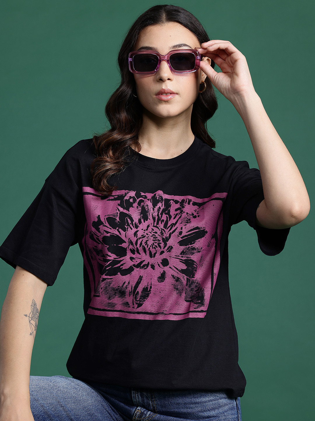 

DressBerry Graphic Printed T-shirt, Black