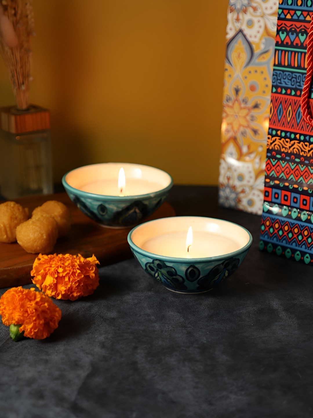 

VarEesha Green & Black 2 Pieces Printed Ceramic Diya Candle