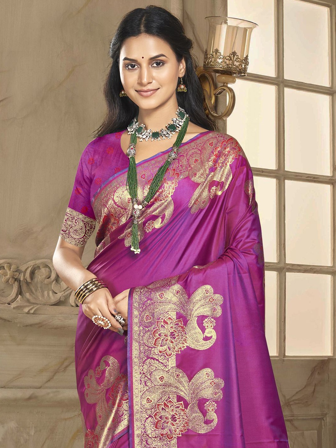 

Ishin Woven Design Zari Silk Blend Saree, Magenta