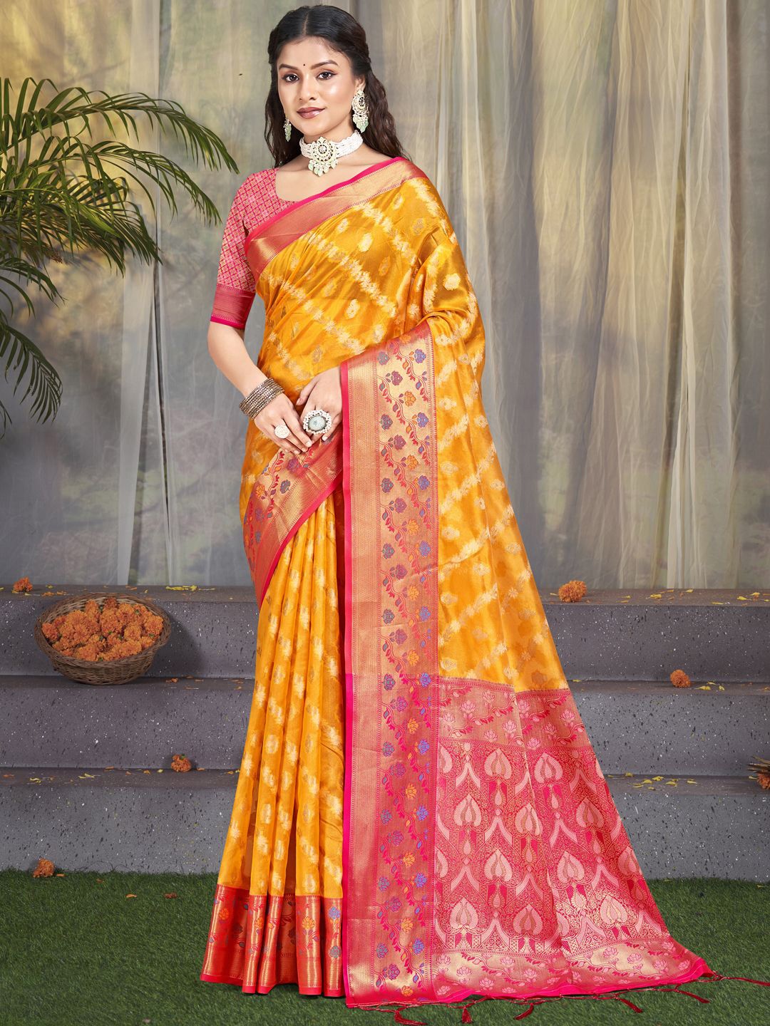 

Ishin Woven Design Zari Silk Blend Saree, Yellow