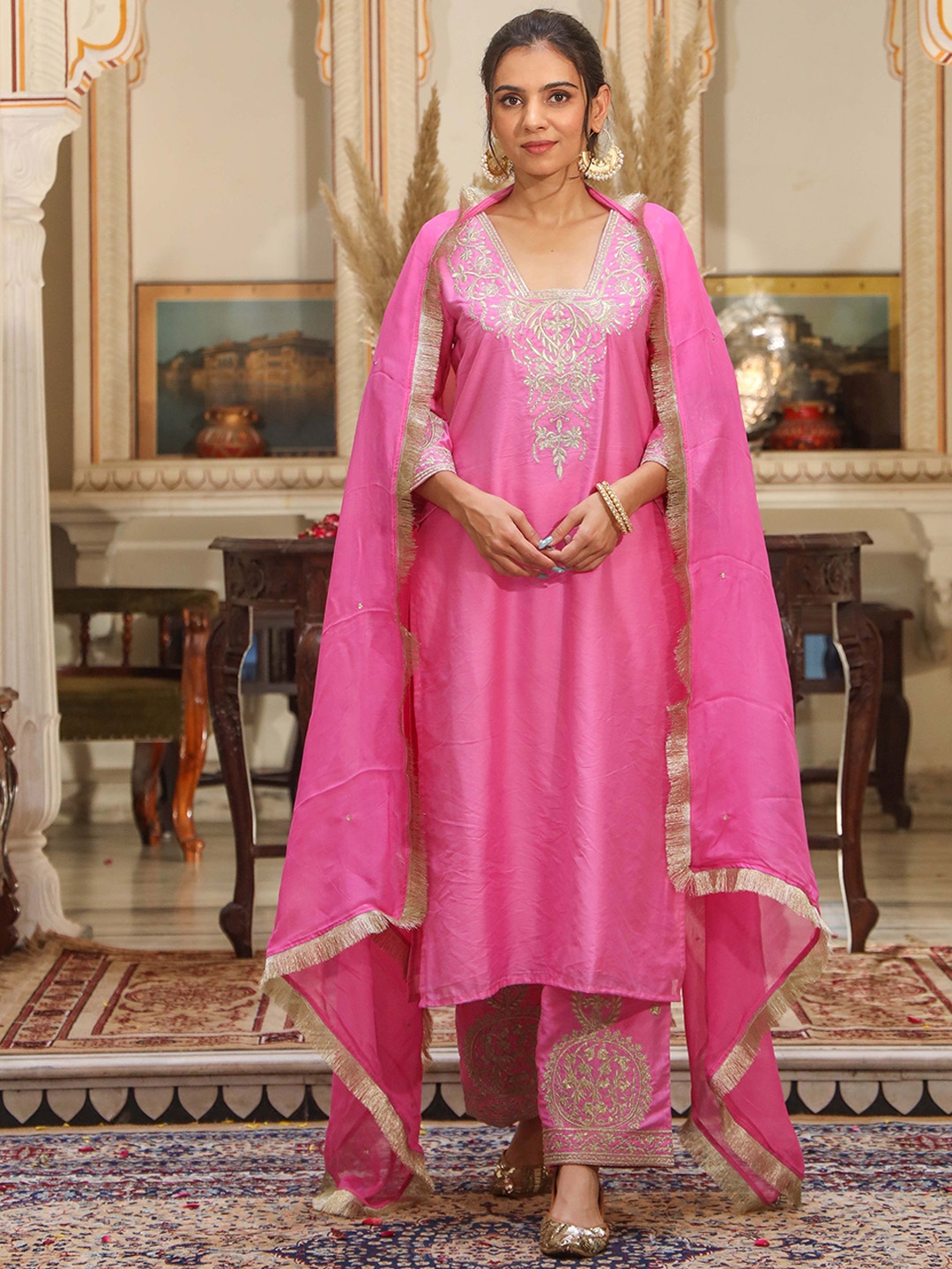 

MAHUKAA Embroidered Thread Work Straight Kurta with Palazzo & Dupatta, Pink