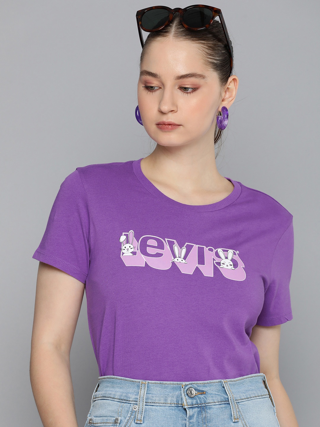 

Levis Pure Cotton Brand Logo Printed Casual T-shirt, Purple