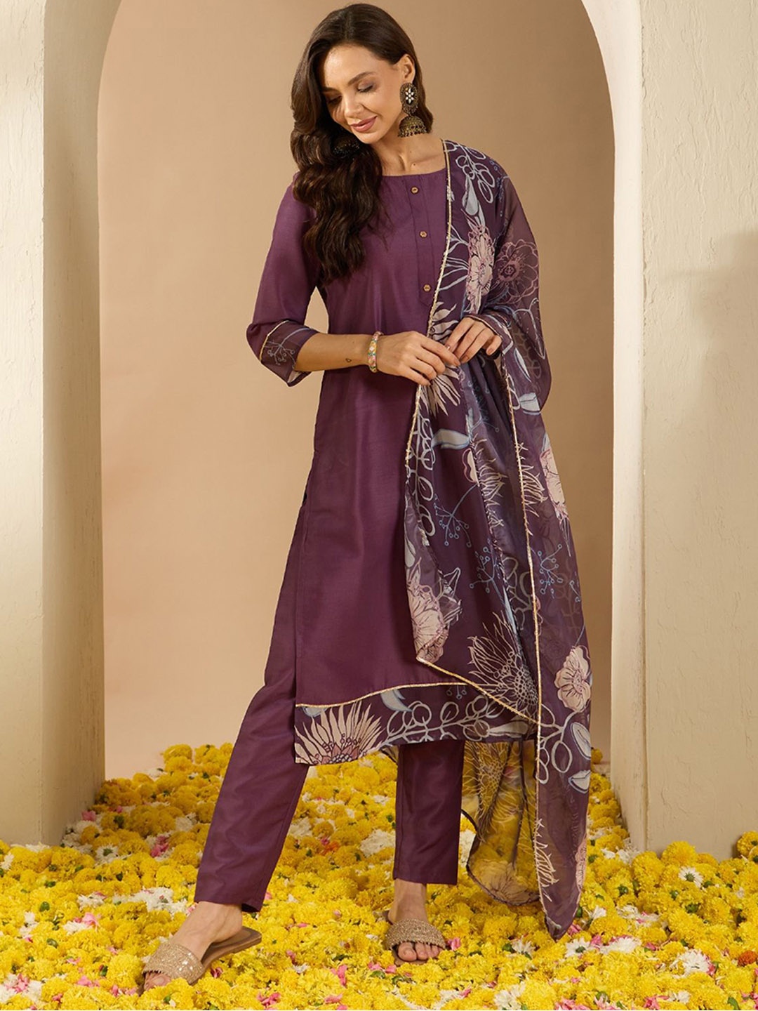 

ZIYAA Purple Round Neck Three-Quarter Sleeves Straight Kurta With Trousers & Dupatta