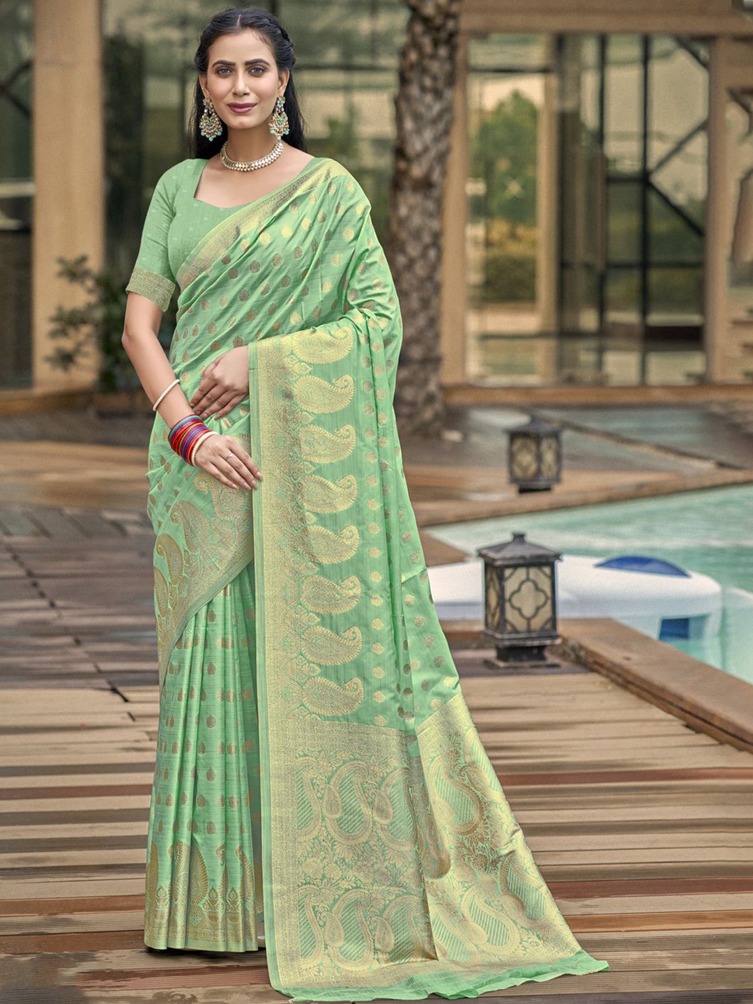 

Ishin Floral Zari Silk Blend Saree, Green