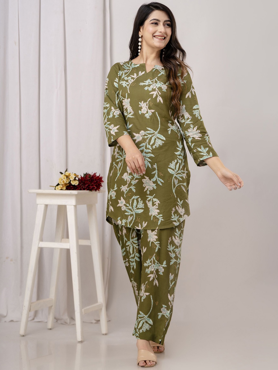 

A&K Floral Printed Top With Palazzo Co-Ords, Green