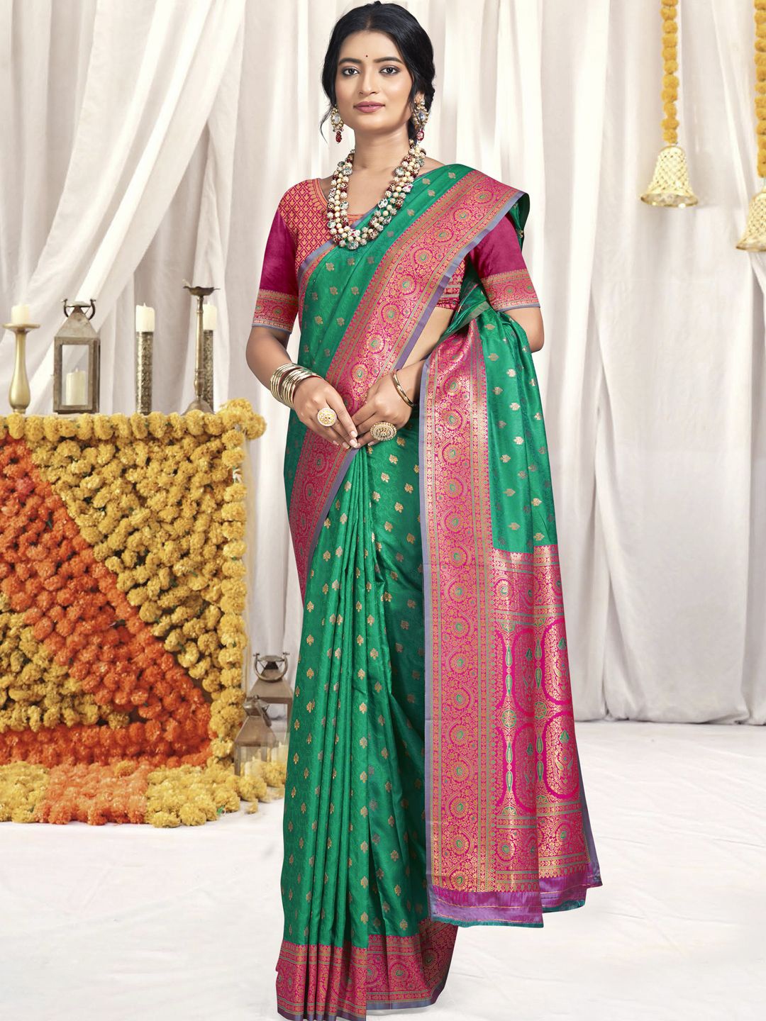 

Ishin Ethnic Motifs Zari Silk Blend Saree, Green