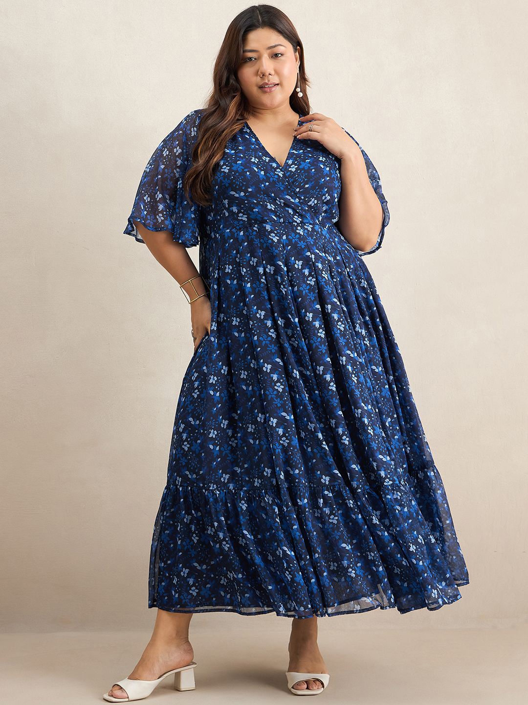 

FEMMELLA Women Plus Size Floral Print Cape Sleeve Maxi Dress, Navy blue
