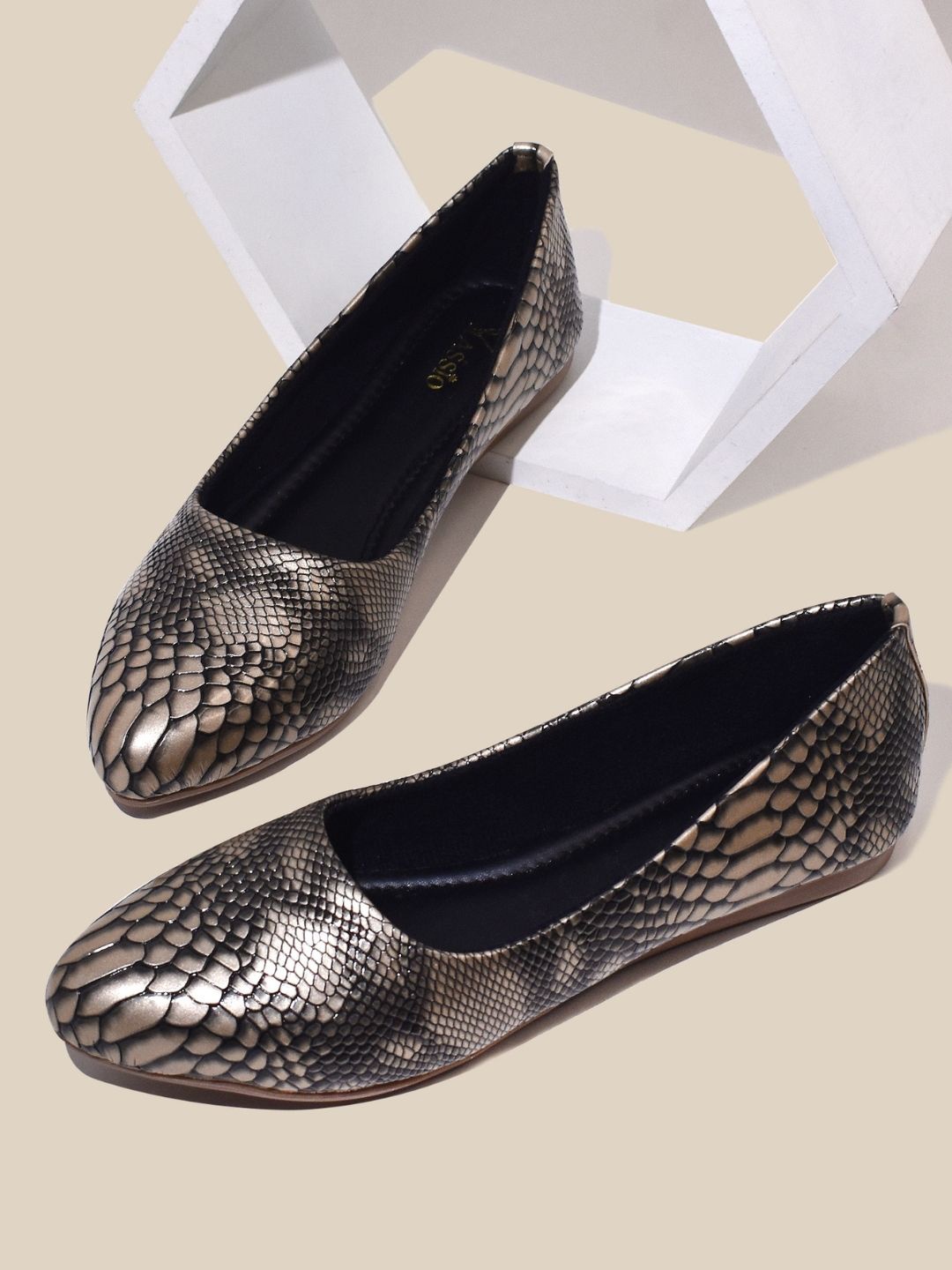 

YASSIO Women Embellished Ballerinas Flats, Olive