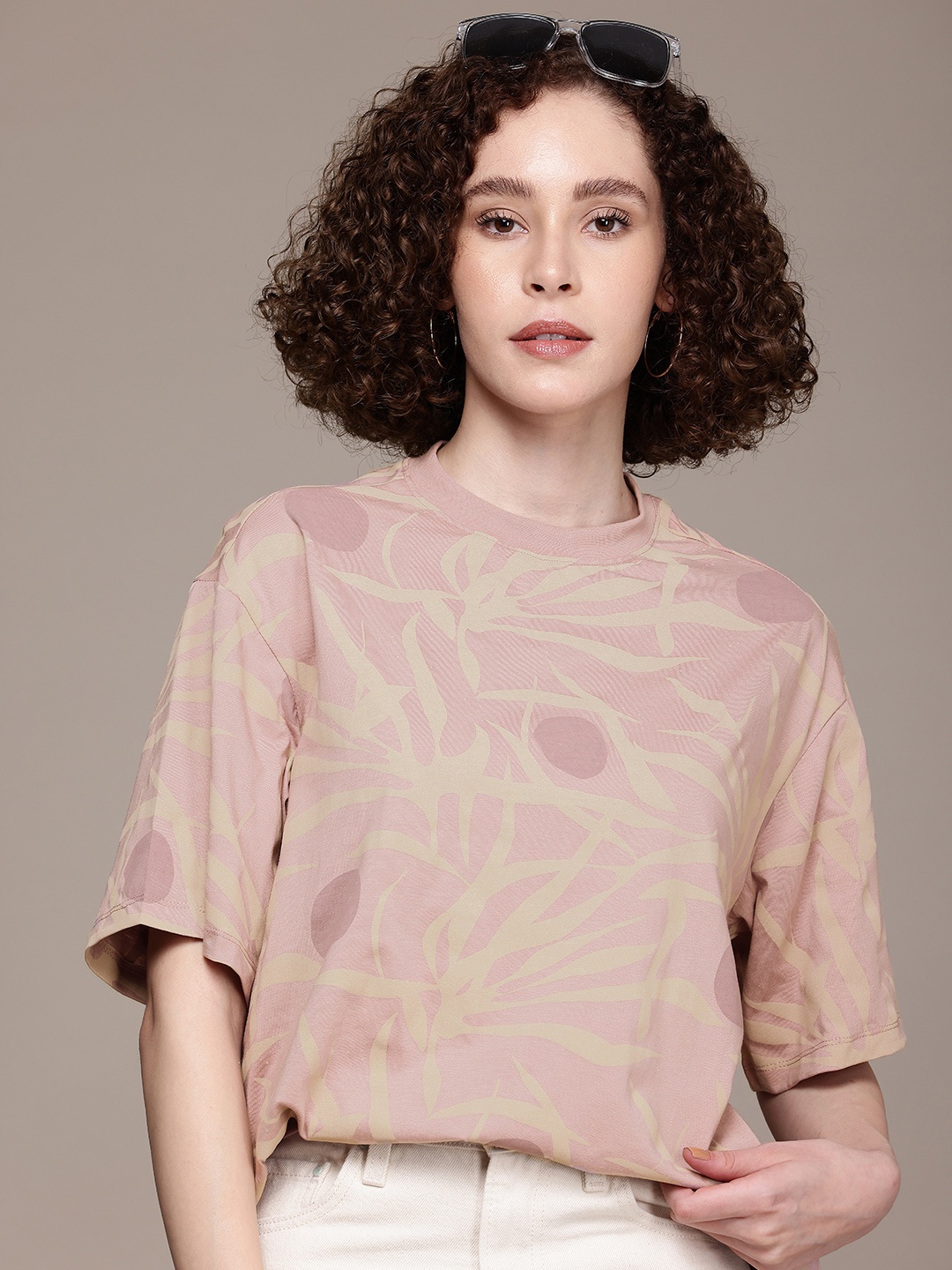 

The Roadster Life Co. Printed Drop-Shoulder Sleeves Boxy T-shirt, Mauve