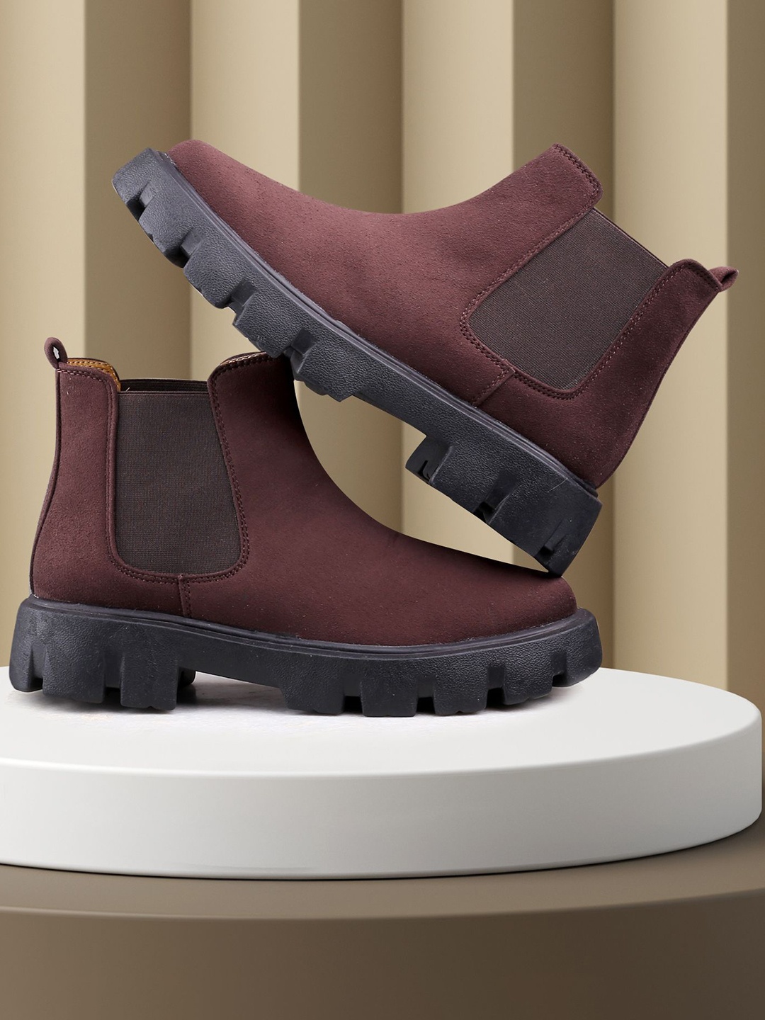 

Bxxy Men Suede Slip-on Chelsea Boots, Brown