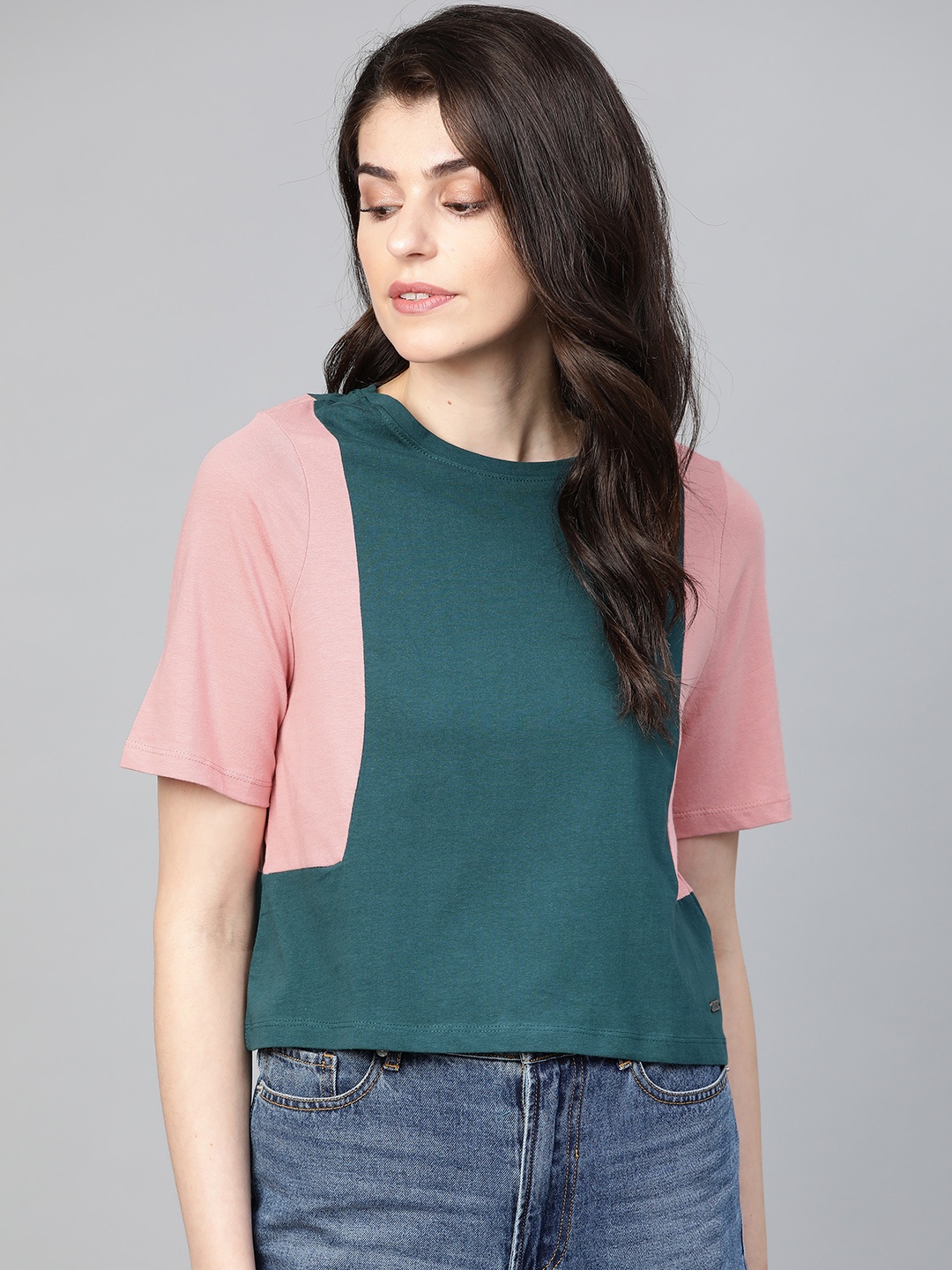 

Roadster Women Green Pink Colourblocked Round Neck Cropped Pure Cotton T-shirt