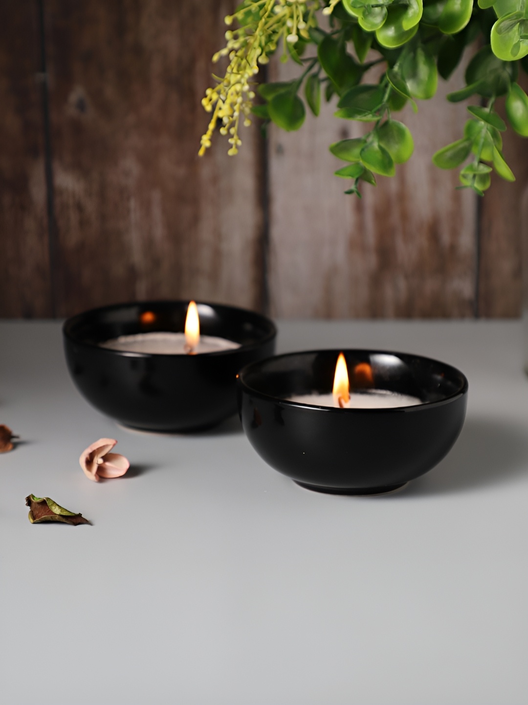 

VarEesha Ebony Black 2 Pieces Ceramic Candles