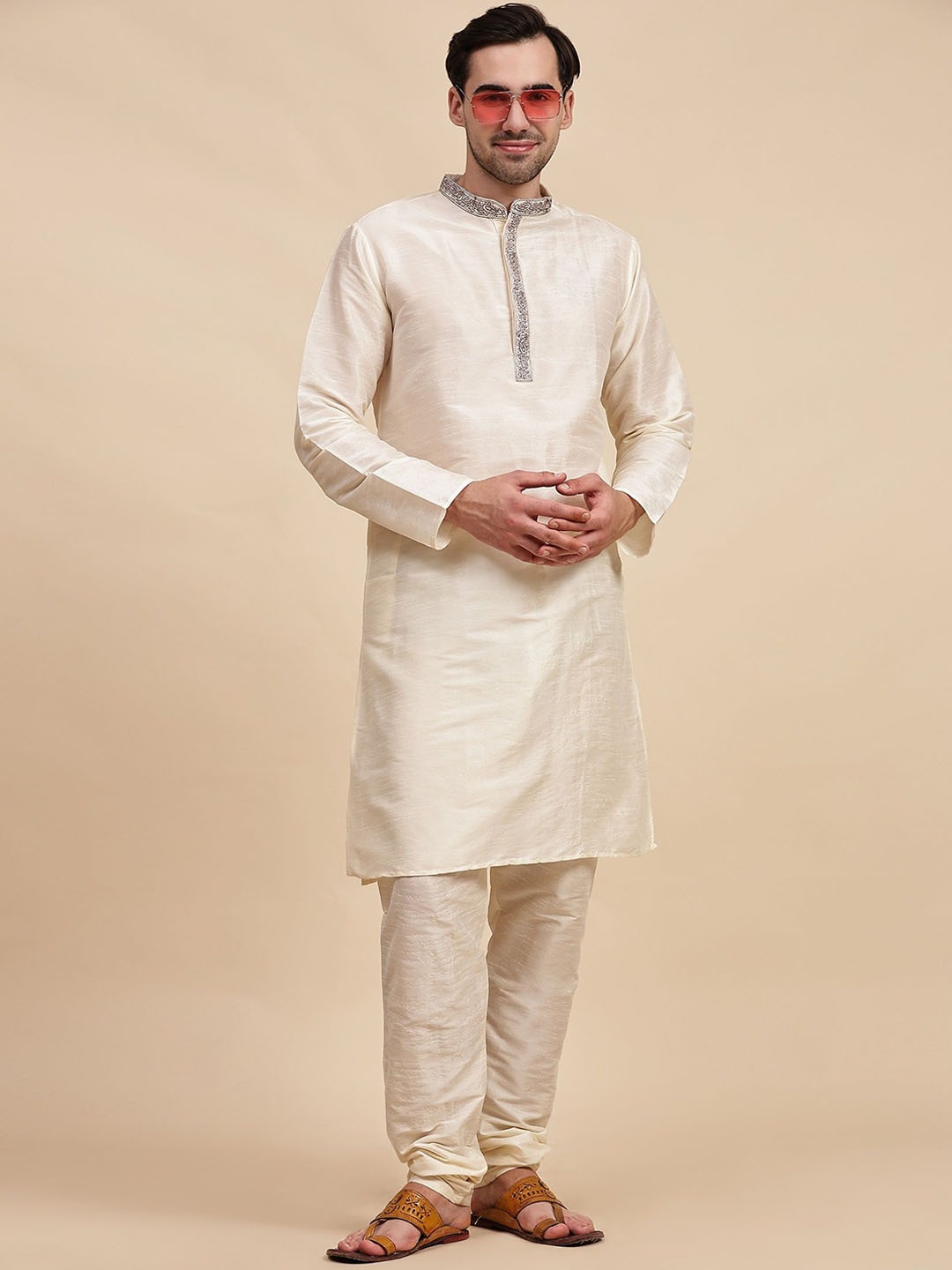 

SKAVIJ Mandarin Collar Long Sleeves Thread Work Straight Kurta with Churidar, Off white