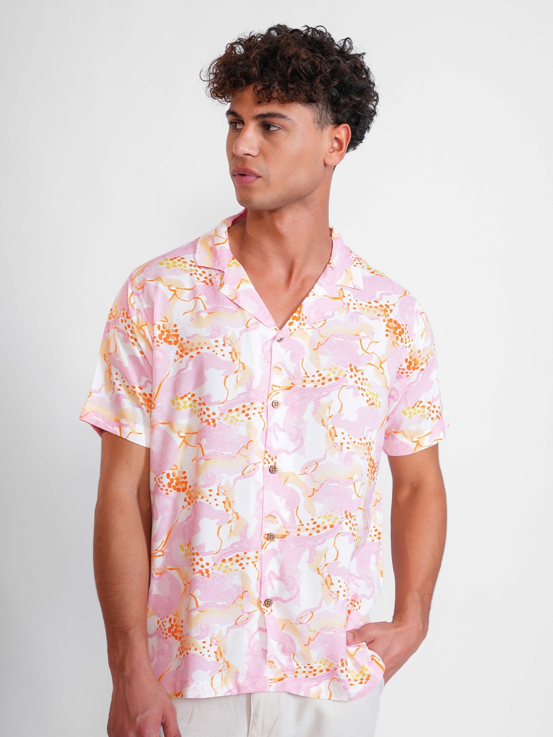 

DALCHINII Men Relaxed Cuban Collar Floral Printed Casual Shirt, Pink