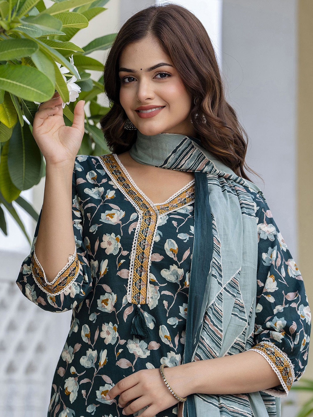 

Anouk Green & White Floral Printed Pure Cotton Straight Kurta with Trouser & Dupatta