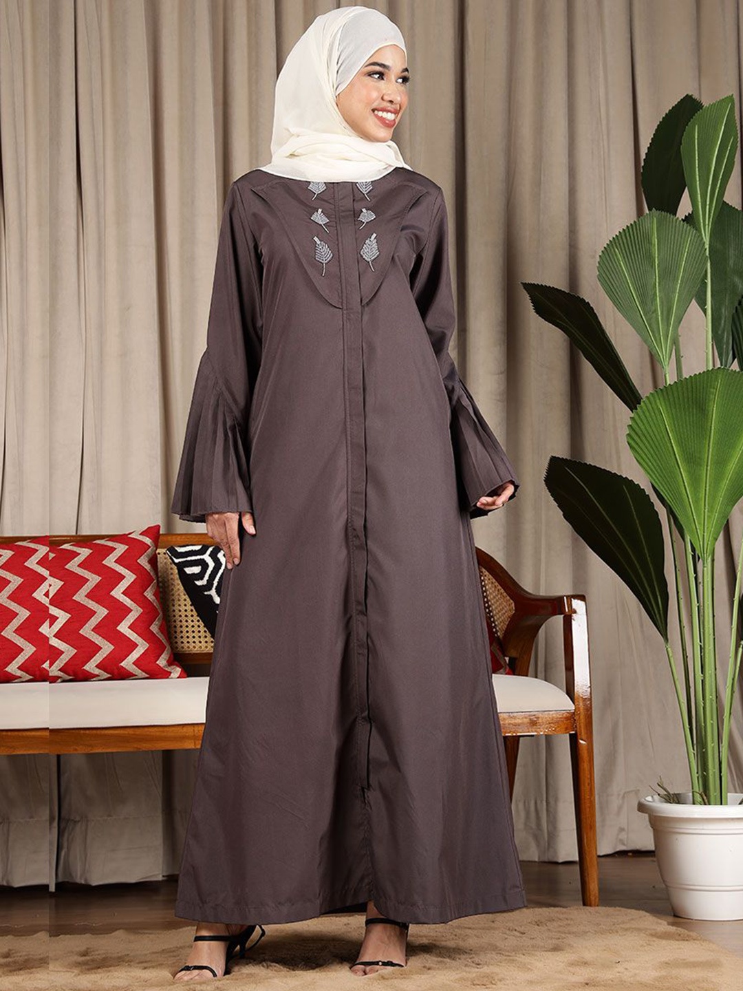 

IDH London Embroidered Flared Abaya Burqa, Brown