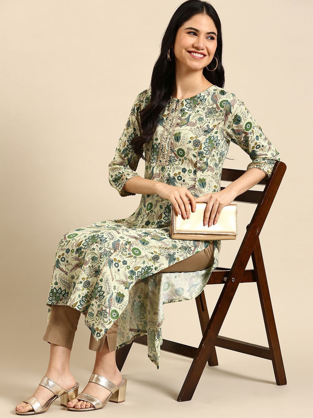 

Anouk Green Floral Printed Round Neck Pure Cotton Straight Kurta