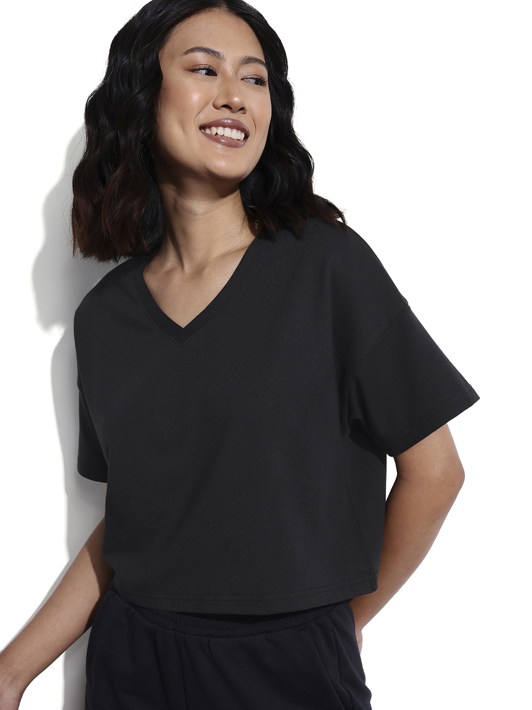 

Dressberry Basics Urban Edge Classics Boxy Crop T-shirt, Black