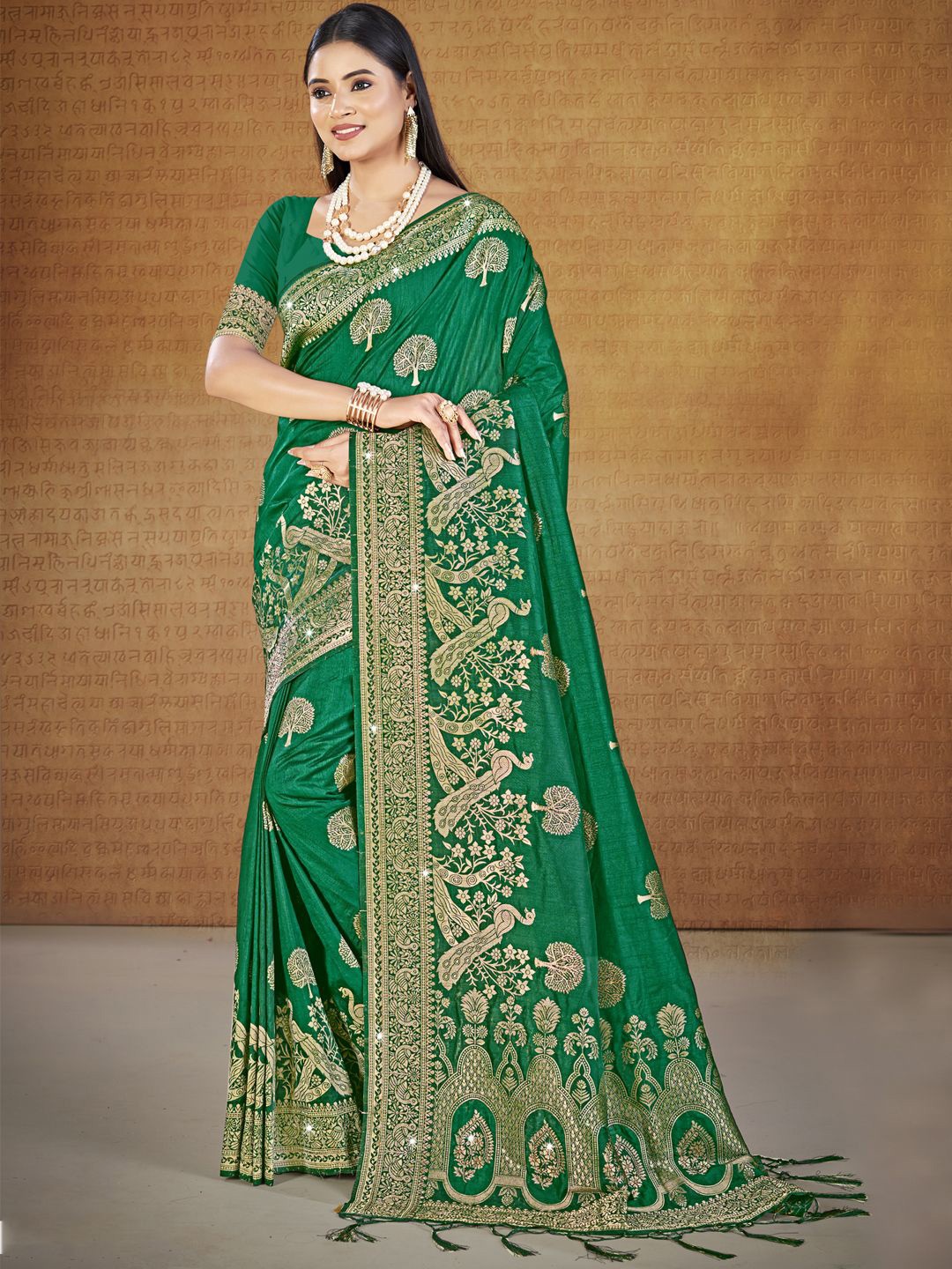 

Ishin Ethnic Motifs Silk Blend Saree, Green