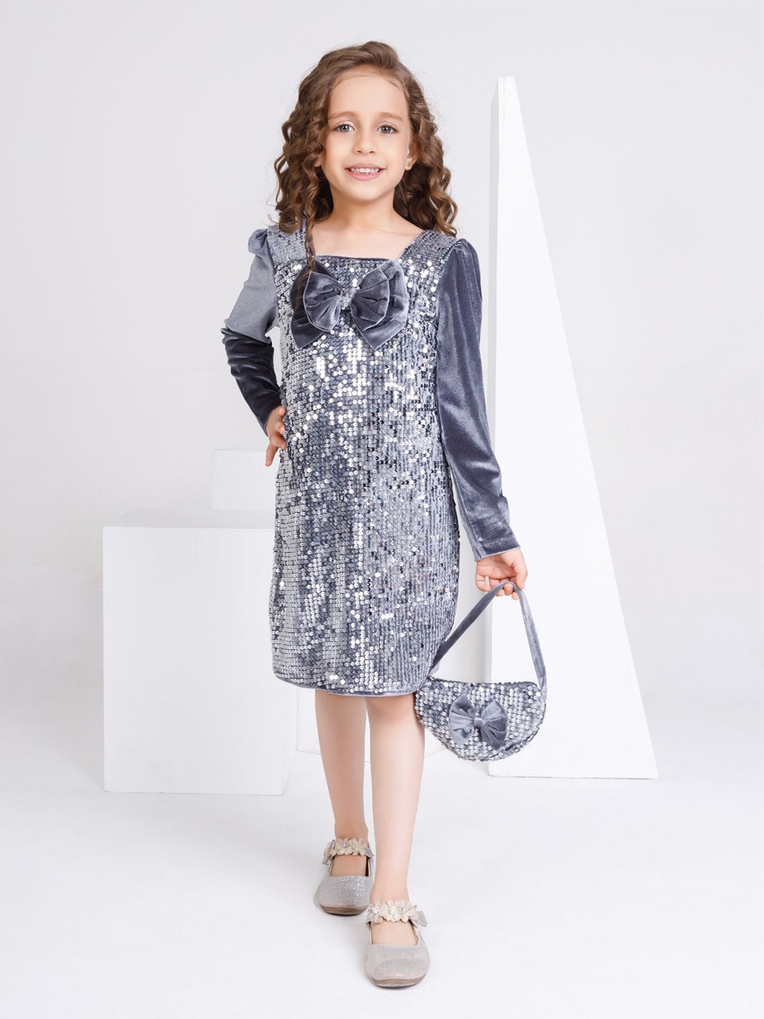 

Peppermint Velvet Dress, Grey