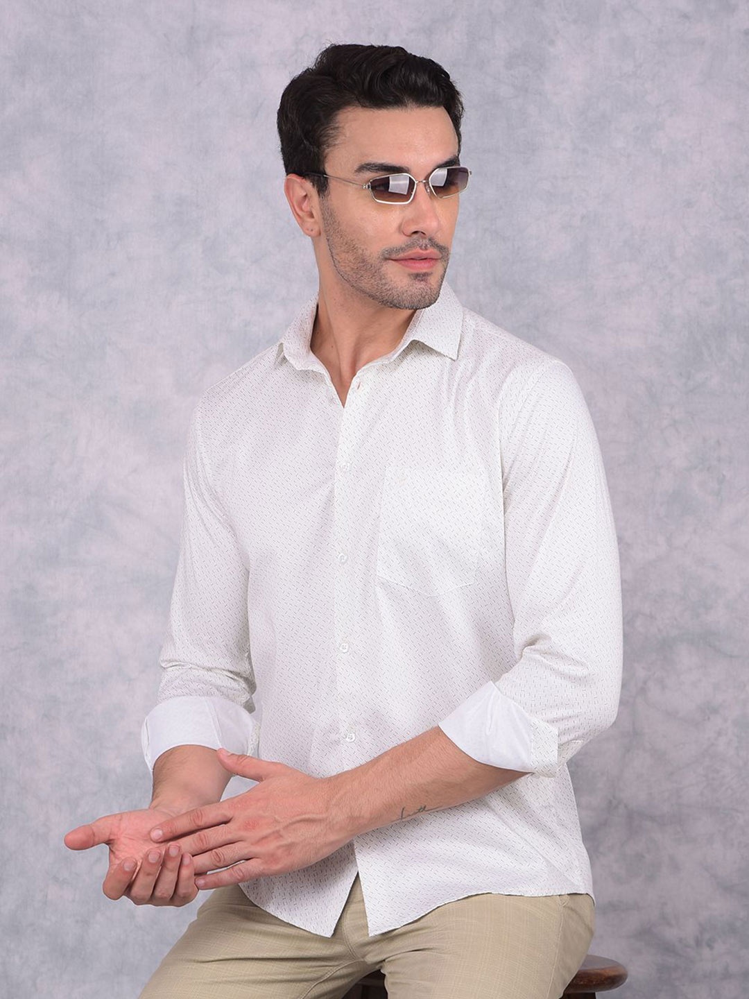 

Crimsoune Club Men Smart Spread Collar Checked Cotton Slim Fit Casual Shirt, White
