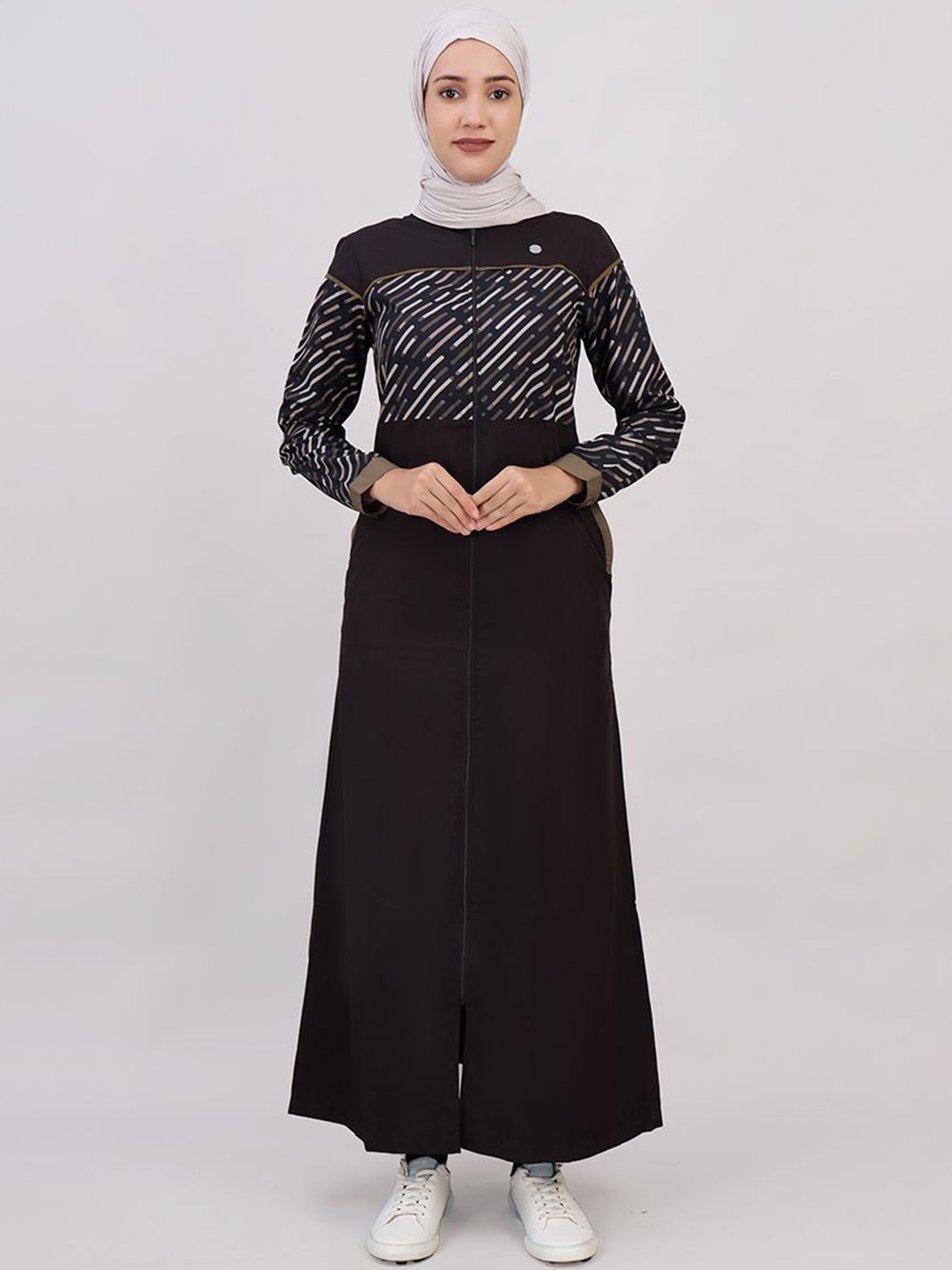 

IDH London Printed Front Open Jilbab, Black