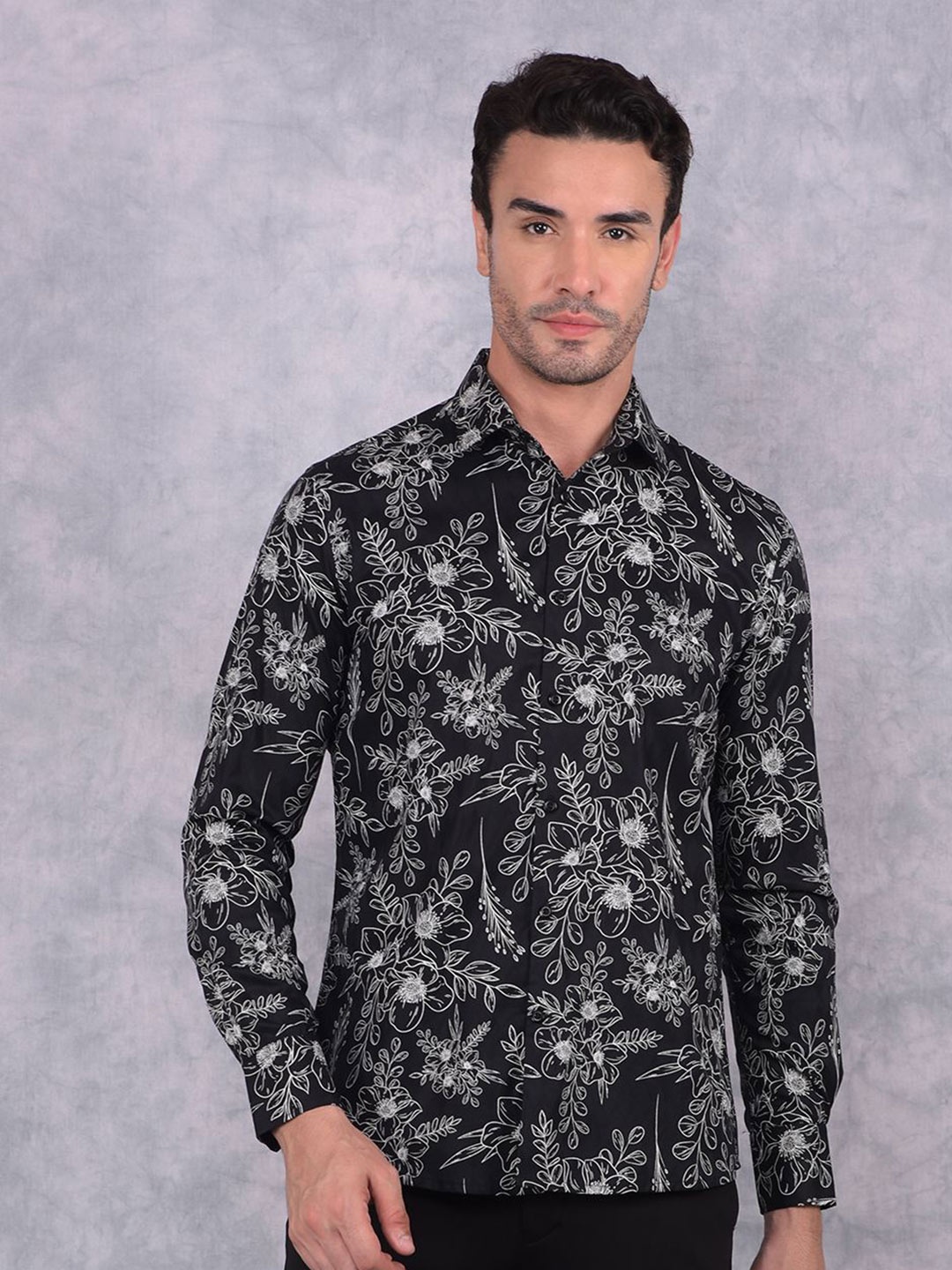 

Crimsoune Club Men Smart Spread Collar Floral Printed Cotton Slim Fit Casual Shirt, Black