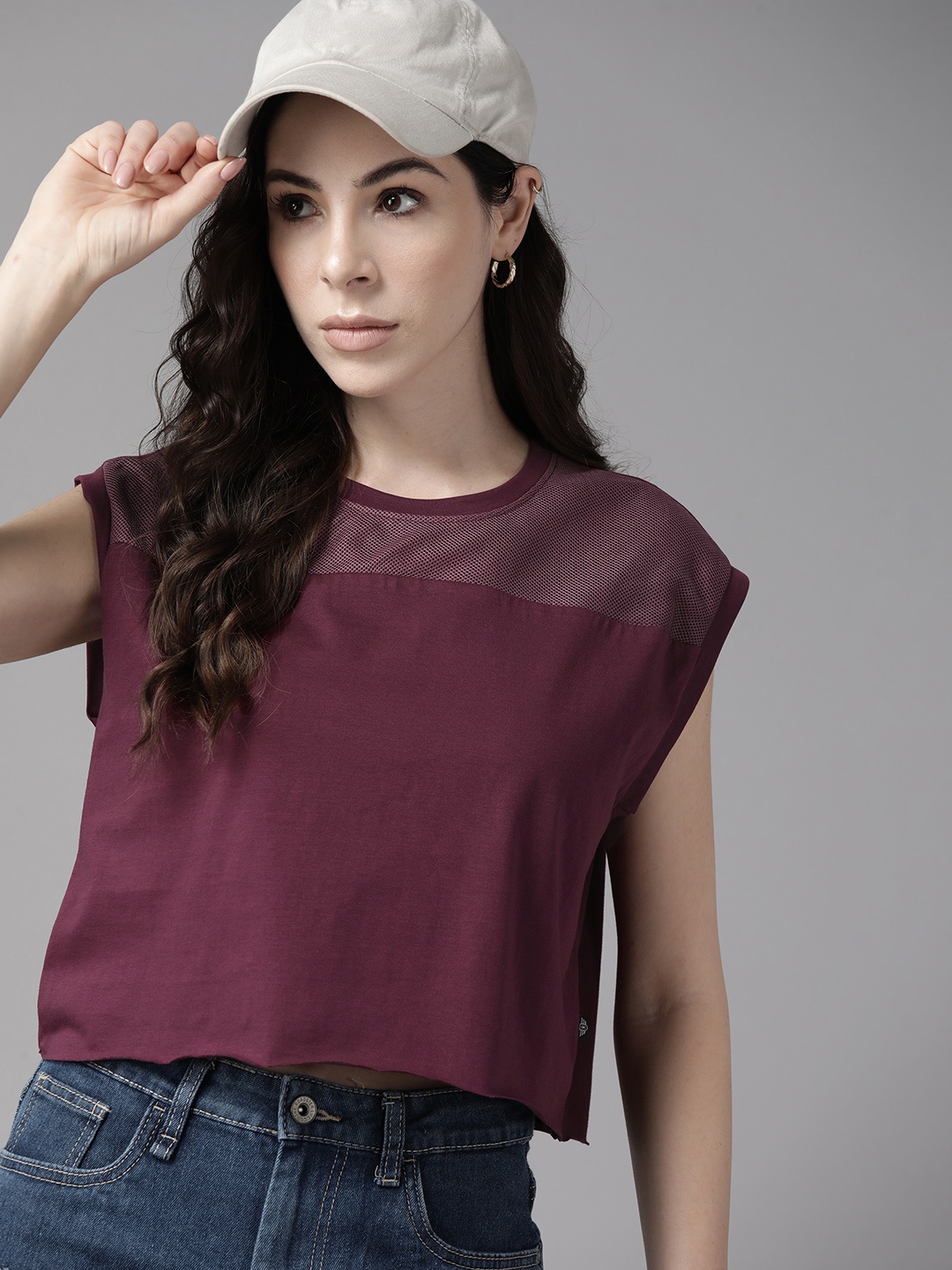 

The Roadster Lifestyle Co. Extended Sleeves Boxy T-shirt, Burgundy