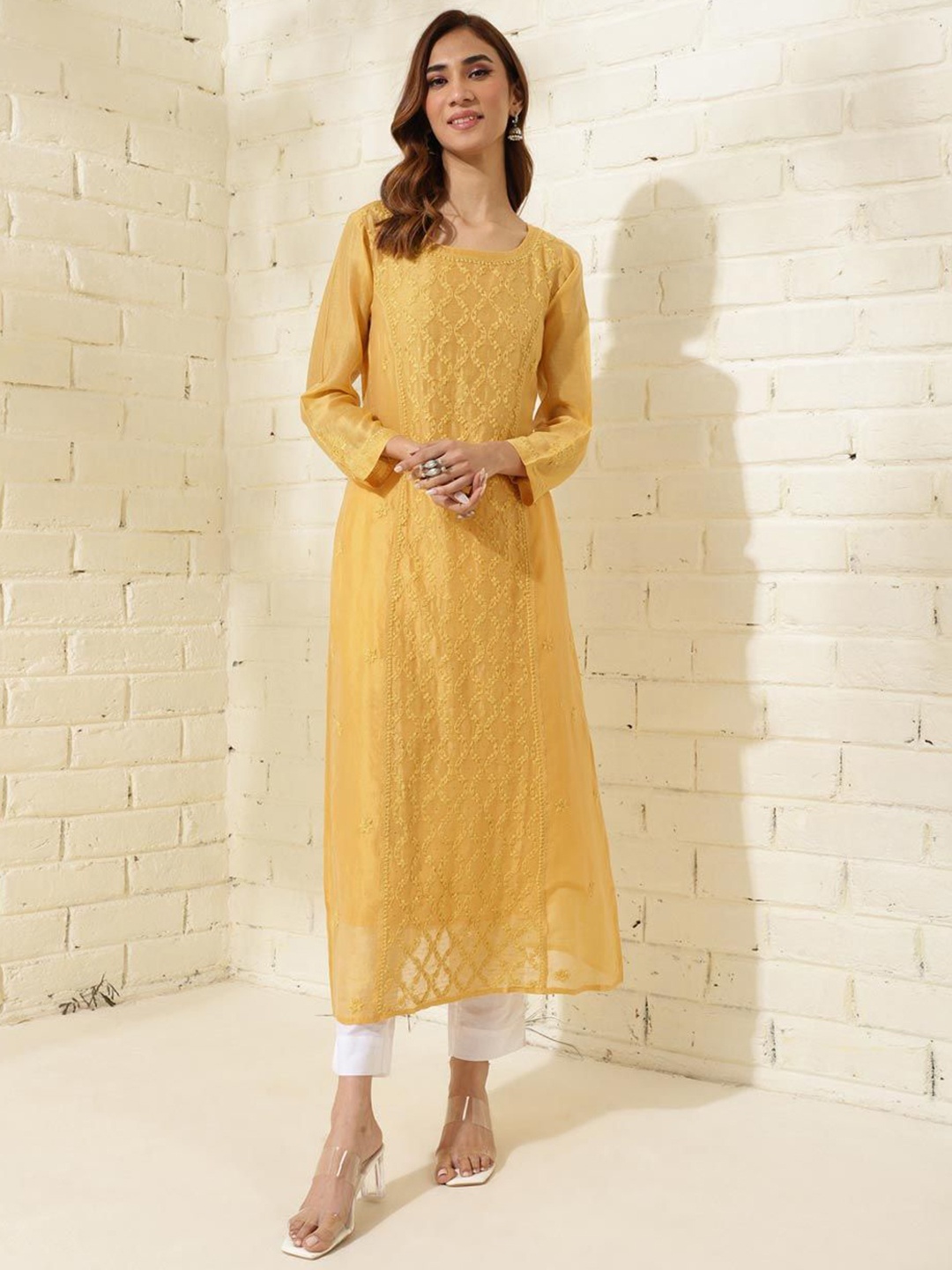 

Fabindia Floral Embroidered Boat Neck Chikankari Cotton Silk Straight Kurta With Slip, Yellow