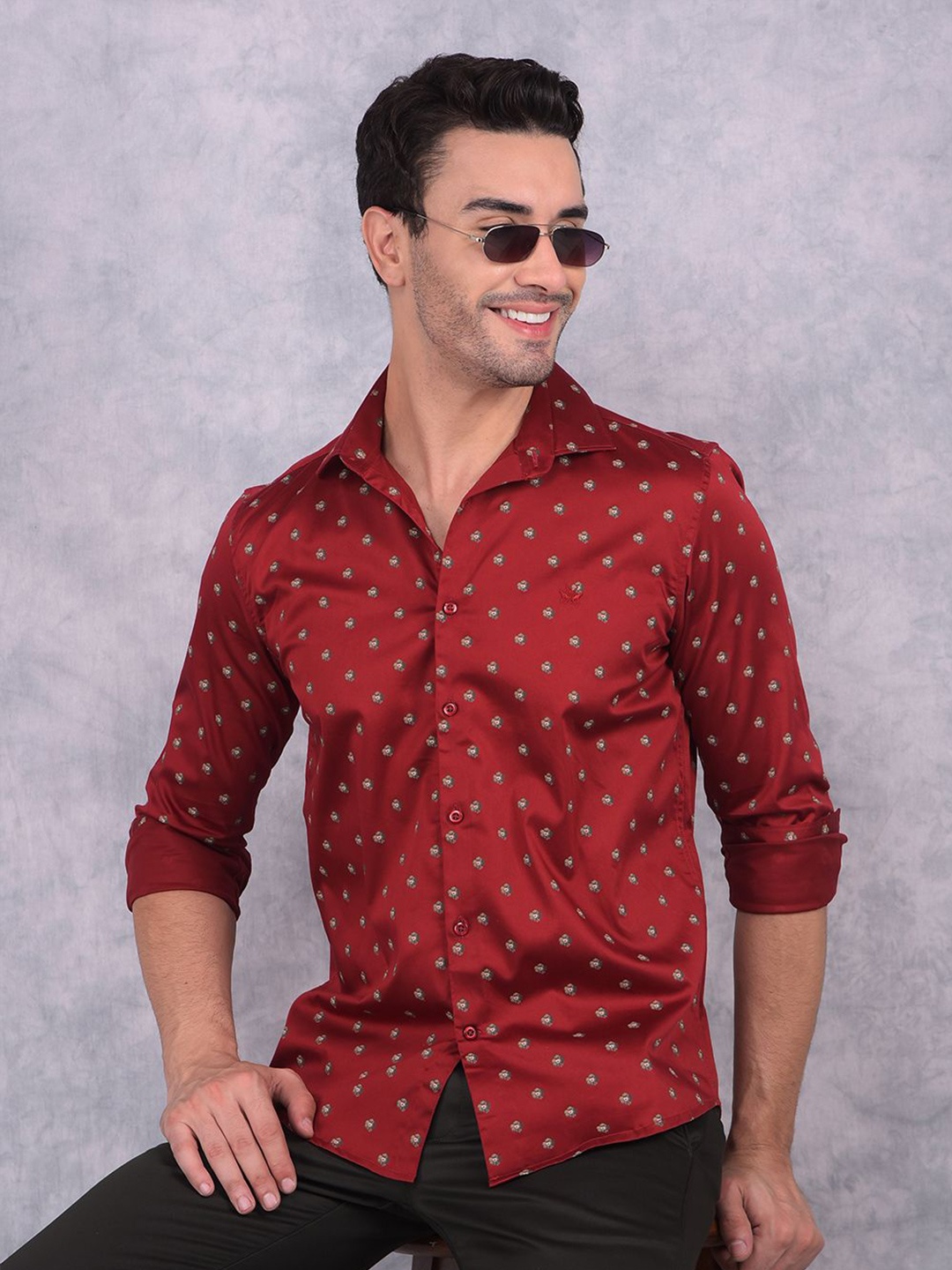 

Crimsoune Club Men Smart Spread Collar Floral Printed Cotton Slim Fit Casual Shirt, Red