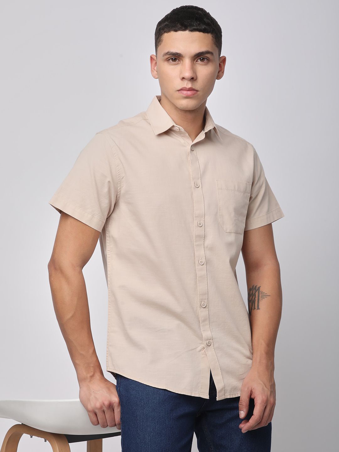 

R&B Men Cutaway Collar Solid Cotton Slim Fit Casual Shirt, Beige