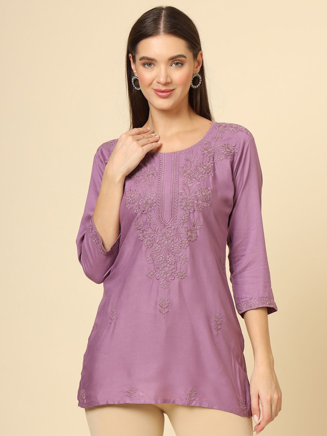

HERE&NOW Women Floral Embroidered Thread Work Thread Work Kurti, Lavender