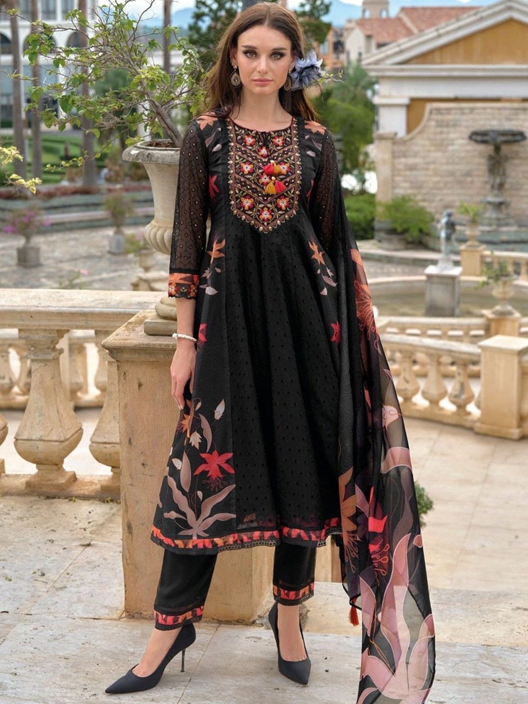 

AUTUMN LANE Floral Printed Regular Pure Cotton Anarkali Kurta with Trousers & Dupatta, Black