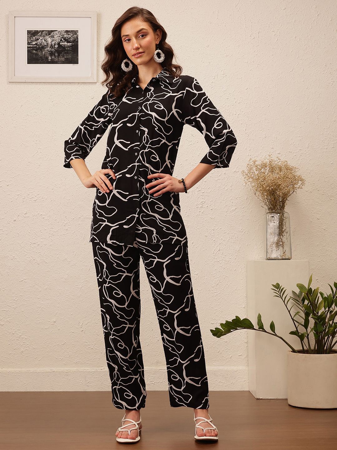 

Molly & Michel Women Spread Collar Abstract Printed Casual Shirt, Black