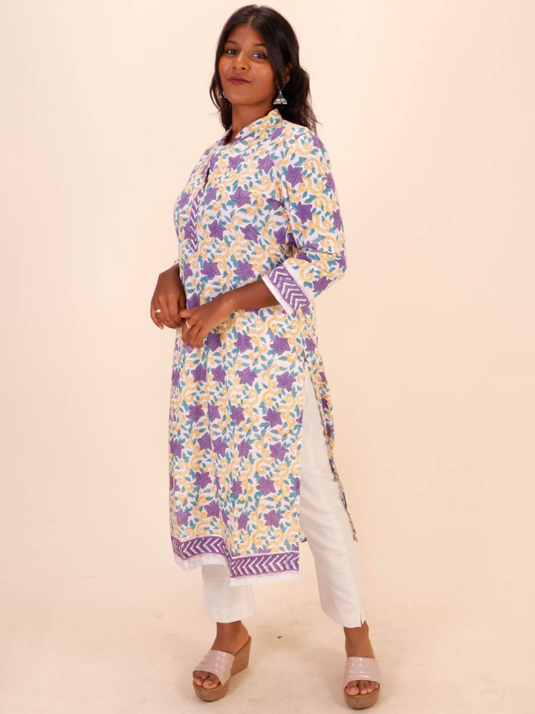 

Avishya Floral Printed Mandarin Collar Pure Cotton Straight Kurta, White