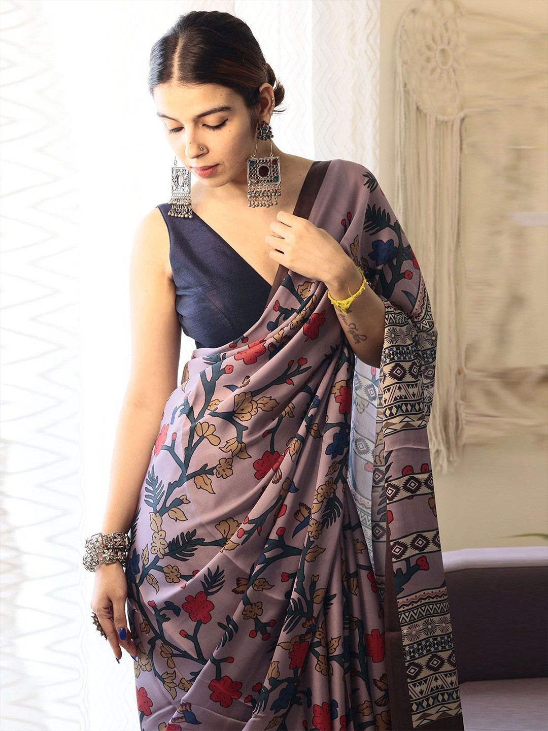 

ODETTE Floral Printed Satin Saree, Purple