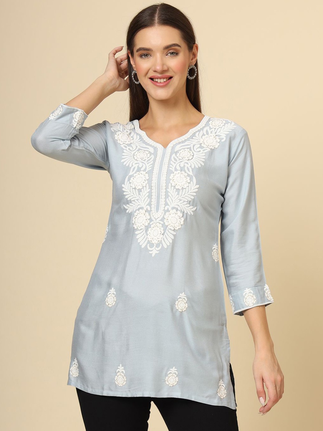 

HERE&NOW Women Floral Embroidered V-Neck Thread Work Thread Work Kurti, Grey